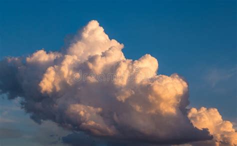A Massive Cloud Beautifully Lit By The Setting Sun Cumulus Congestus