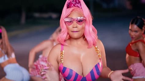 Nicki Minaj Is Still Attending Grammys Despite Super Freaky Girl Spat Filarbuzz