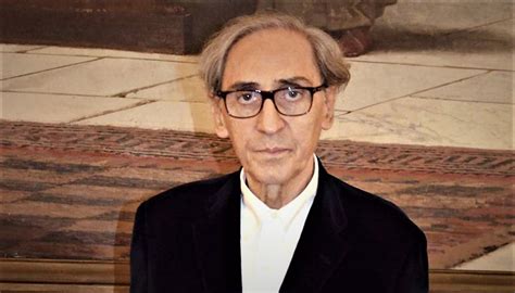 Battiato's songs are dreamy, controversial collages of images and sensations, very experimental and convoluted, rich of esoteric, philosophical and east asian religious themes. Musica, Franco Battiato tra poesia ed espressività - QdS