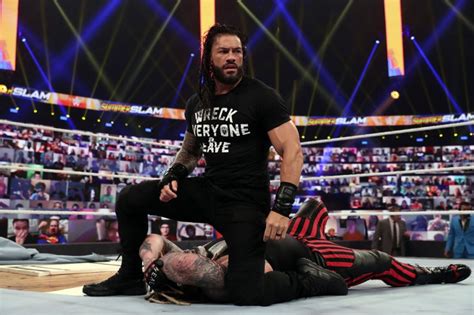 Wwe Smackdown Results Roman Reigns Return Shakes Up Blue Brand