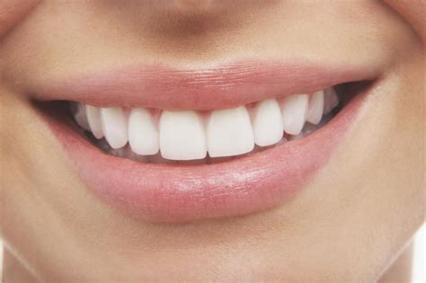 Closeup Of Woman Smiling With Prefect White Teeth Lepoticars