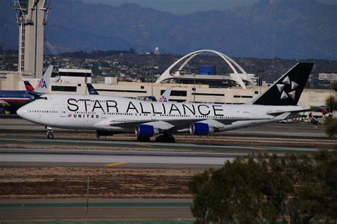 United Airlines 747 400er N121ua In Star Alliance Livery Flickr