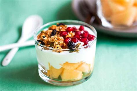 Yogurt Con Melón Y Frutos Secos De 236 Kcal Receta Fácil En La App Avena