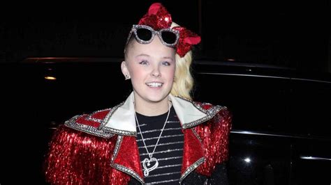 Jojo Siwa Sparks Romance Rumors After Hanging Out With A Guy From Her