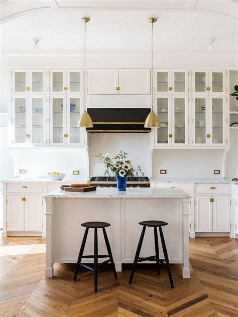 Two Design Pros Always Notice This Kitchen Cabinet Lighting Mistake In