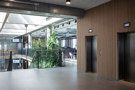 Moelven danmark a/s støtter udbredelsen af viden om træ i danmark, ved at være træambassadør for i moelven har vi som mål at være det naturlige valg for folk, som skal bygge og bo skandinavisk. l1008335