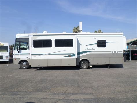American coach, entegra coach, fleetwood rv, forest river 2002 Winnebago Adventurer Class A Motorhome 32' • Sell ...