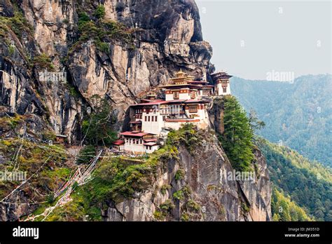Paro Bhutan Tigers Nest Hi Res Stock Photography And Images Alamy