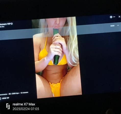 Laci Kay Somers Sucking Cucumber As Big Black Dildo In Leaked OnlyFans Nude Video