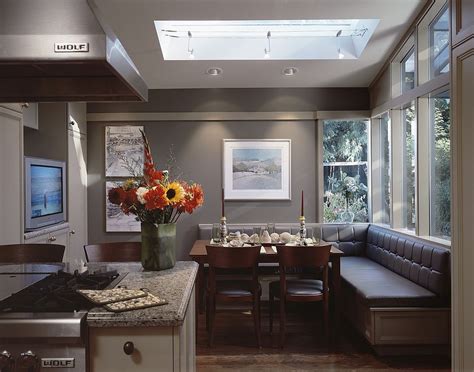 Learn to make a banquette bench for a breakfast nook, dining space or for additional seating and storage. 25 Space-Savvy Banquettes with Built-in Storage Underneath