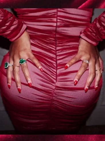 Beyonce Shows Off Sexy Curvaceous Post Baby Figure After Giving