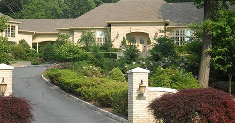 The house, which served as the the soprano clan's home (read: Visit Tony Soprano's house. | Exploring Northern New ...