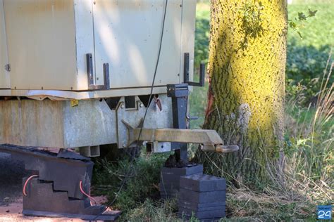 Redactie 1limburg, brandweer voor kat z'n viool naar kanaal nederweert 1limburg maandag 2 maart 2015; Beregeningspomp lekt diesel na botsing - Nederweert24