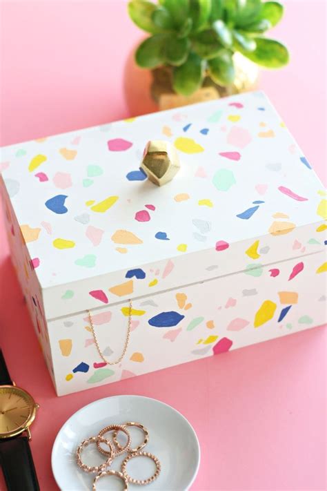 10 Diy Jewelry Box Ideas For Those Out Of The Box Thinkers Diy