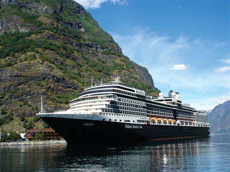 Holland Cruise - Holland America Line Ship Reviews - The Avid Cruiser