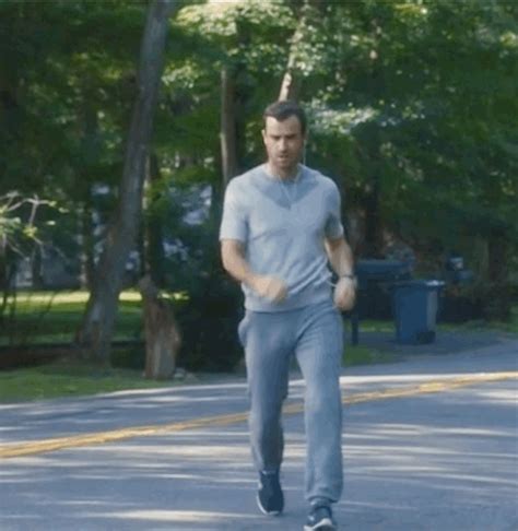 Justin Theroux Talks His Bouncing Bulge On ‘the Leftovers’