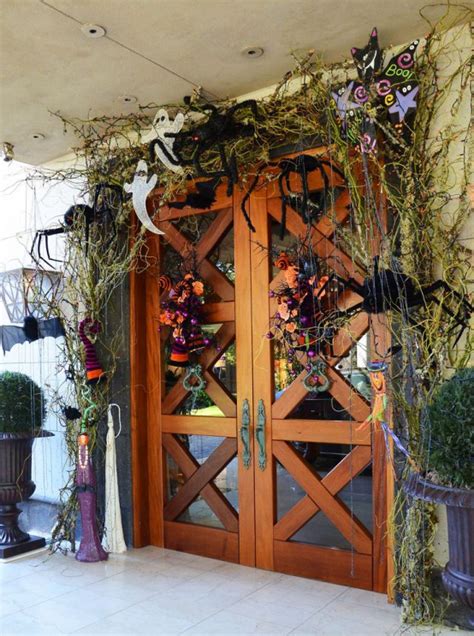 40 Cool Halloween Front Door Decor Ideas Interior Decorating And Home