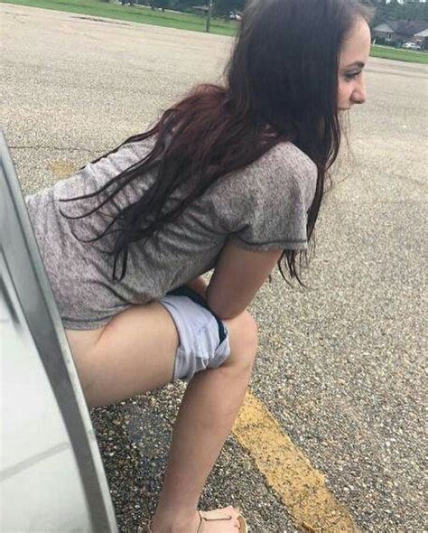 Women Caught Peeing Outside Pics Xhamster