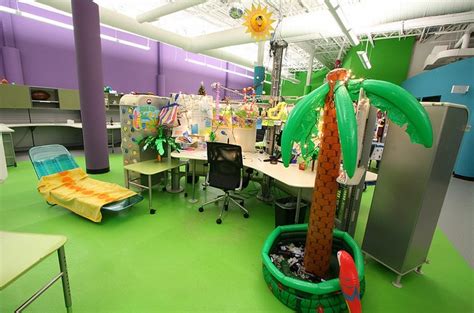 From organization tools to design flourishes, here are the most chic cubicle decor ideas to personalize your mini office! do you want to move your cubicle to Hawaii? This is so ...