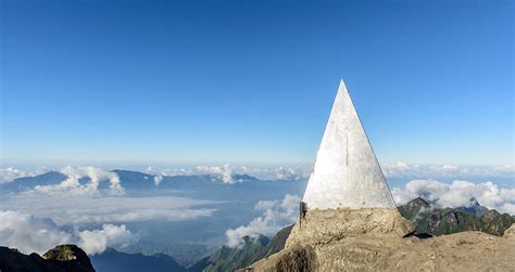 This summit will soon be flooded… Fansipan : Guide complet de conquérir ce mont de A à Z