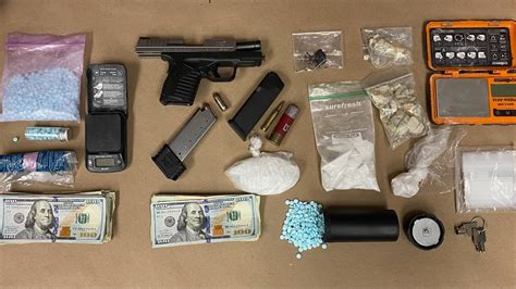 Everett Police arrest 13-time convicted felon, recover street drugs and