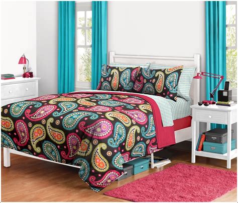 Find the perfect furniture & decor for your bedroom or bathroom at hayneedle, where you can buy online while you explore our room designs and curated looks for tips, ideas & inspiration to help you along the way. Interior Design with Paisley Pattern! - Living room and ...