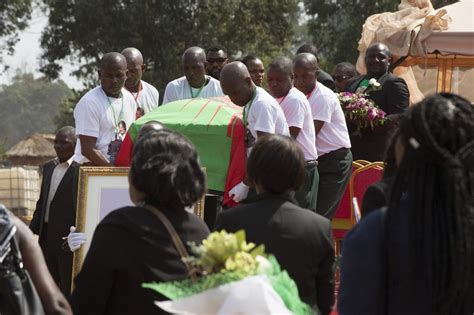 Angola Rebel Chief Jonas Savimbi Gets Public Burial 17 Years After Death Punch Newspapers