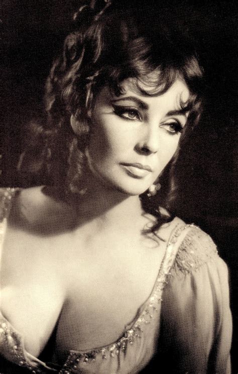 Elizabeth Taylor As Helen Of Troy In Dr Faustus At The Oxford Playhouse 1966 From The Book