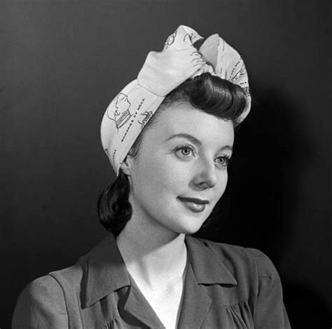 1940s Headscarfs 1940 Hairstyles Scarf Hairstyles Hairstyles With