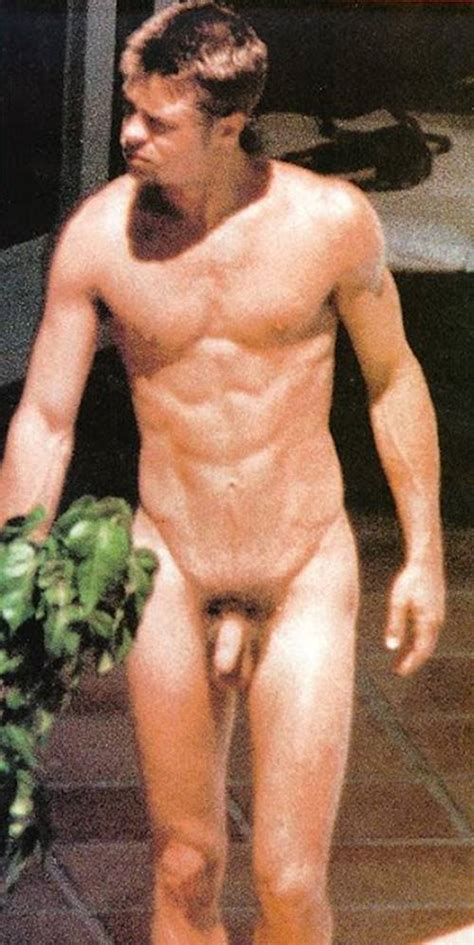 Fotos de Brad Pitt nu mostrando o pênis Homens Pelados BR