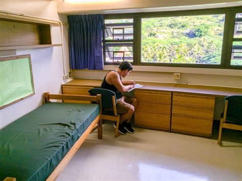 Brian E. Powers: Hele On To Kauai