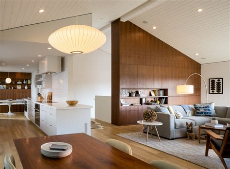 Classic modern living room ideas. Houzz Tour: Face-Lift for a Midcentury Modern House