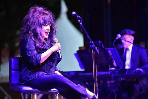Ronnie Spector Lead Of The Ronnettes Danbury Resident Dies At 78