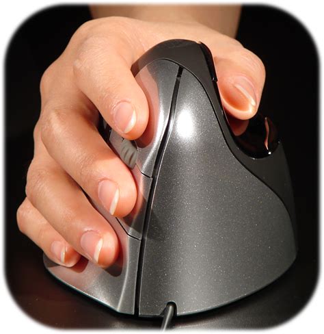 Evoluent VerticalMouse 4 by Evoluent : ErgoCanada - Detailed