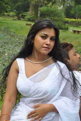 Photo Sharing Hot Tamil Actress In White Saree Photos