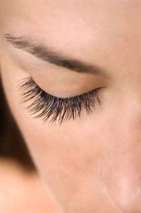 Treat Your Eyelashes With Olive Oil Stronger Healthier Eyelashes With A Simple Trick Longer