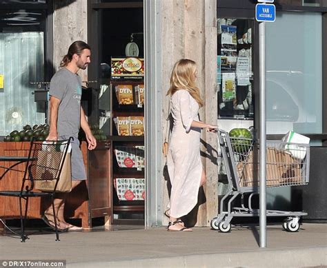 Brandon Jenner And Pregnant Wife Leah Go Shopping After Bruce S Big
