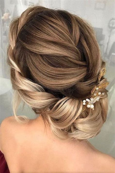 Check out these 25 gorgeous wedding hairstyles for long hair instead. Wedding Hairstyles You Will Want to Wear Right Now