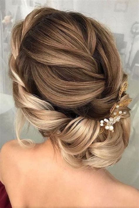 Check out these 25 gorgeous wedding hairstyles for long hair instead. Wedding Hairstyles You Will Want to Wear Right Now