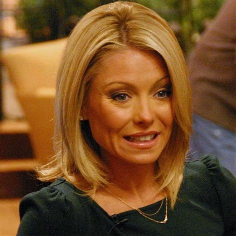 Kelly Ripa Bio Net Worth Height Facts Dead Or Alive