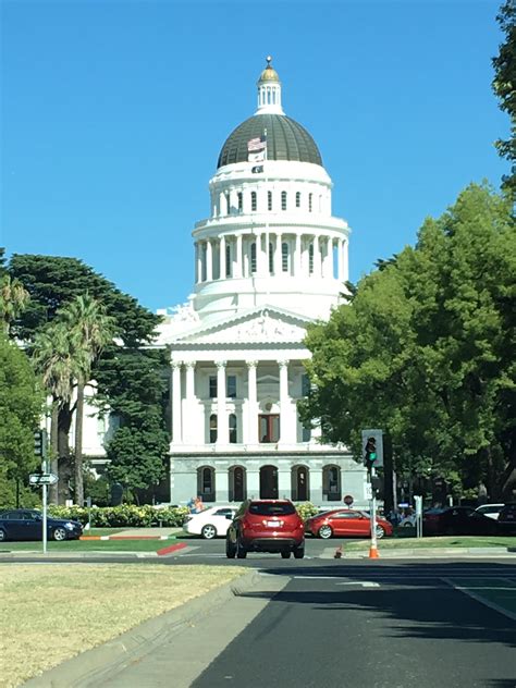 Haz clic aquí si deseas obtener más información o ajustar la configuración. El Capitolio de California, Sacramento, C.A. | Estados ...