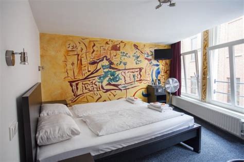 There are private rooms with a private bathroom available as well. St Christopher's Inn Winston, Hostel in Amsterdam ...