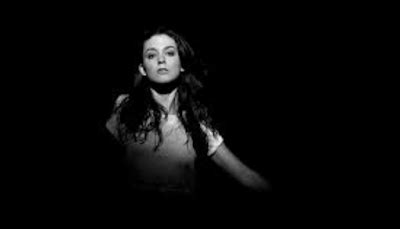 I've become so numb i can't feel you there. Meg Myers - Numb - Lirik Lagu Terjemahan