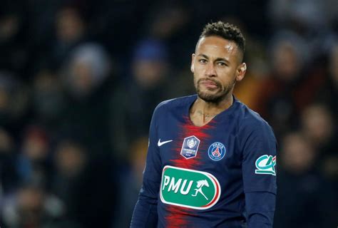 Craque brasileiro reagiu nas redes sociais à lesão causada por thiago mendes. Boa notícia: nova lesão de Neymar não afetou parafuso ...