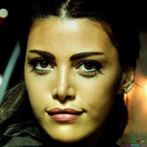 لا يزال الغموض يسيطر على أحداث العمل في حلقاته الاولى من مسلسل و كل ما نفترق، ويشهد الكثير من الانتقادات. ريهام حجاج ممثلة مصرية معلومات و صور و السيرة الذاتية