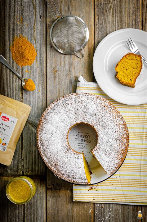 Ein saftiger kuchen mit kürbiskernen für den herbst. Veganer Goldene Milch Kuchen: Perfekt für den Herbst | BACKINA