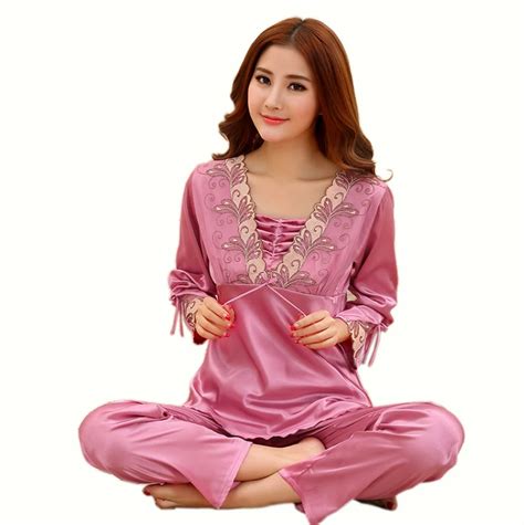 2017 Women Sexy Slim Silk Sleepwear Pajamas Set Home Lounge Pullover Lace Embroideried Satin