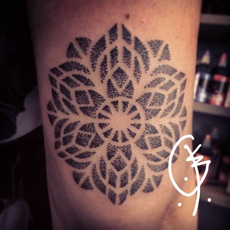 My First Dotwork Mandala Tattoo What Do You Guys Think 9gag