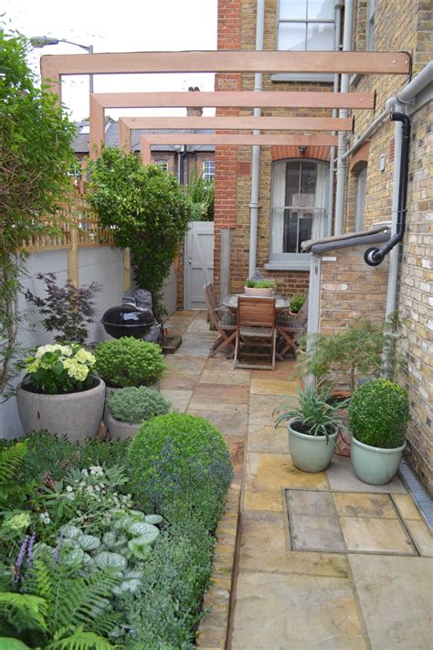 Subscribe today for just £3 for 3 issues. clap_2.jpg | Small courtyard gardens, Courtyard gardens ...