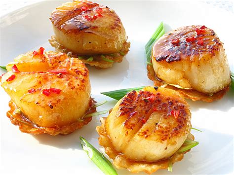All That Splatters Appetizer Scallops With Chili And Honey